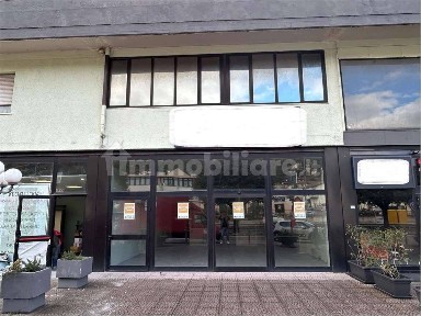 Locale commerciale in Affitto