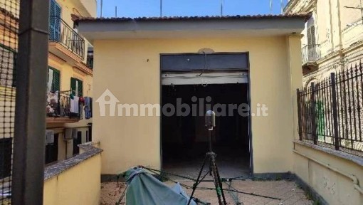 Negozio all'asta piazza Atella 12, Frattaminore