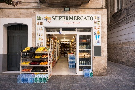 Locale commerciale in Vendita