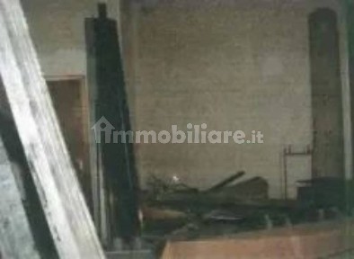 Negozio all'asta via Enrico Cosenz 13, Napoli