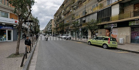 Locale commerciale in Vendita
