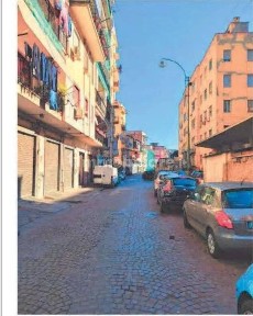 Negozio all'asta piazzetta Orticello Loreto 24, Napoli