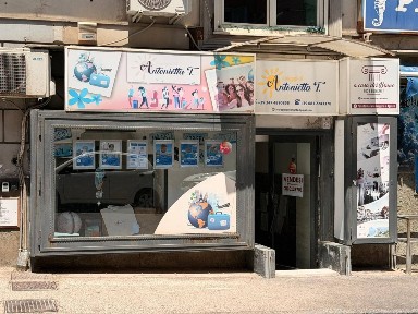 Locale commerciale in Vendita