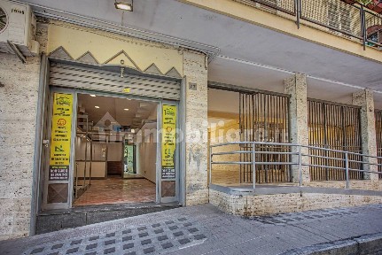 Napoli, Vomero, Vico Acitillo, 85