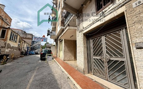 Locale commerciale in Vendita