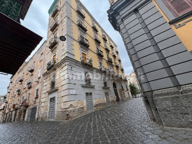 Locale commerciale in Vendita