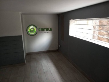 Locale commerciale in Vendita