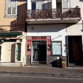 Locale commerciale in Vendita