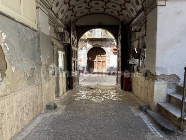 Napoli, Secondigliano, Via Vittorio Emanuele III, 25