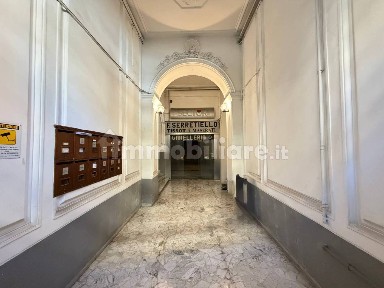 Locale commerciale in Vendita