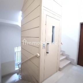 Trilocale via Felice Cavallotti 90, Borgo, Taranto
