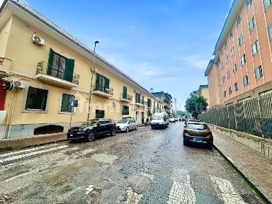 Napoli, Bagnoli, Via di Pozzuoli