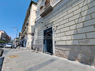 Locale commerciale in Vendita