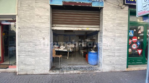Locale commerciale in Vendita