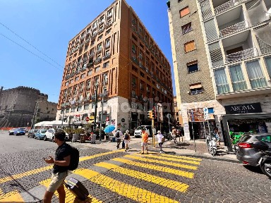 Napoli, Porto - Municipio, Piazza Municipio, 79