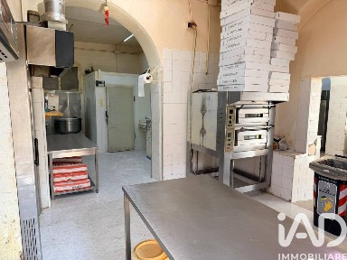 Locale commerciale in Vendita