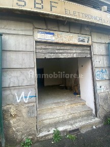 Napoli, Fuorigrotta, Via Cumana, 19a