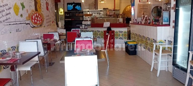 Locale commerciale in Vendita
