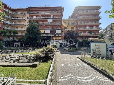 Locale commerciale in Vendita