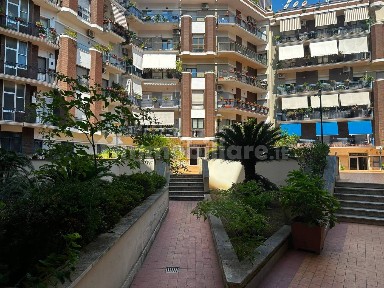 Napoli, Arenella, Salita Arenella, 9