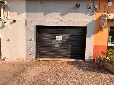 Locale commerciale in Vendita