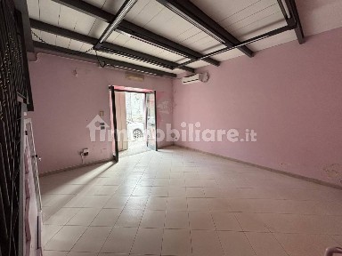 Locale commerciale in Vendita