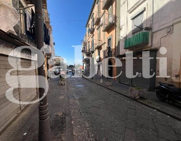 Locale commerciale in Vendita