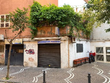 Locale commerciale in Vendita
