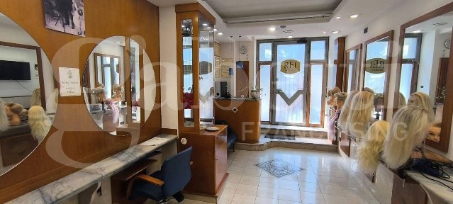Locale commerciale in Vendita