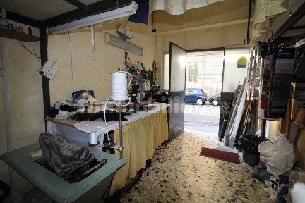 Locale commerciale in Vendita