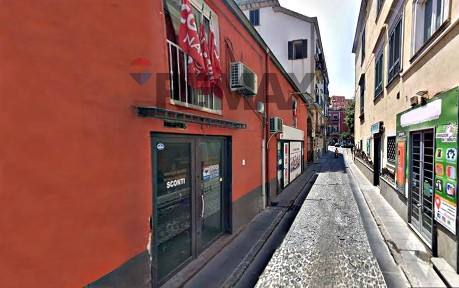 Locale commerciale in Vendita