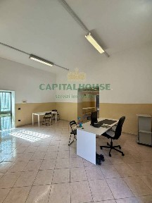 Locale commerciale in Vendita
