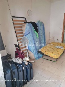 Negozio all'asta via Gennaro Aspreno Galante 96, Napoli
