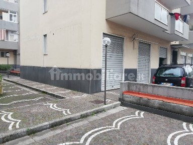 Locale commerciale in Vendita