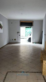 Locale commerciale in Vendita
