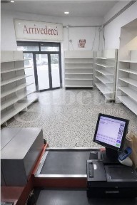 Locale commerciale in Vendita