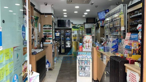 Locale commerciale in Vendita