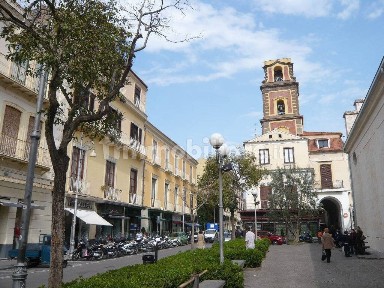 Locale commerciale in Vendita