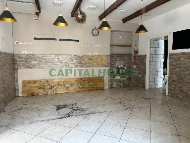 Locale commerciale in Vendita