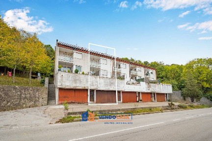 Villa a schiera piazza Carlo Alberto 8, Dogliani