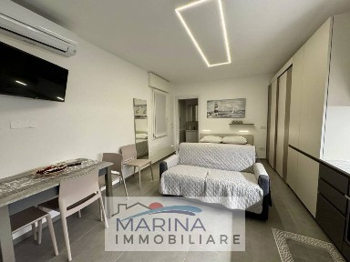 Agenzia di viaggi e turismo in Affitto