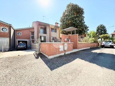 Terratetto unifamiliare via Ugo Fornasari 11, Centro, Castelvetro Piacentino