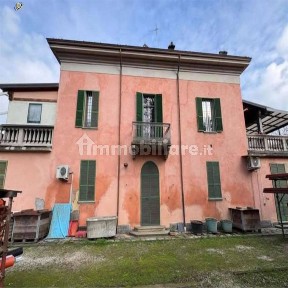 Casa indipendente all'asta Strada Farnesiana 120, Piacenza
