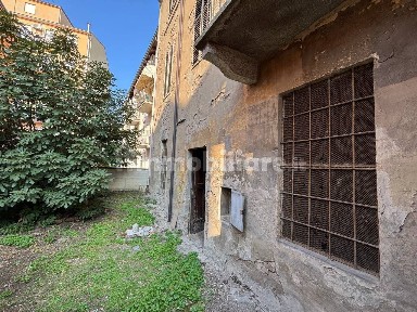 Piacenza, Piazzale Milano - Stazione, Viale Abbadia, 18
