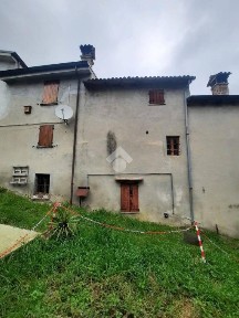 Terratetto plurifamiliare via vincini, Vernasca