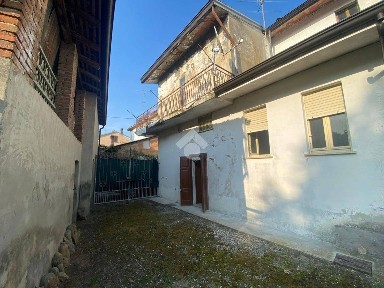 Terratetto plurifamiliare Sp sariano 61, Sariano, Gropparello