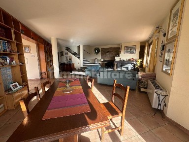 Villa bifamiliare traversa via Verdi, Centro, Nuoro
