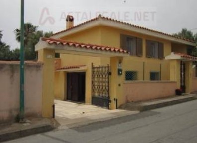 Villa all'asta via Leonardo da Vinci 5, Orosei