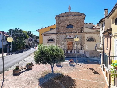 Castel Frentano, Corso Roma, 4
