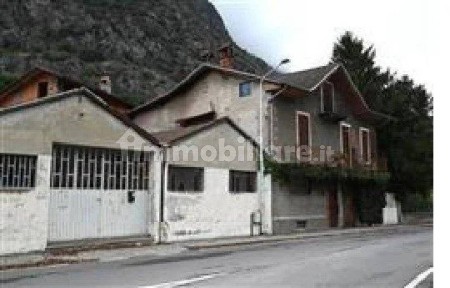 Negozio all'asta via des Alpes 11, Verrès